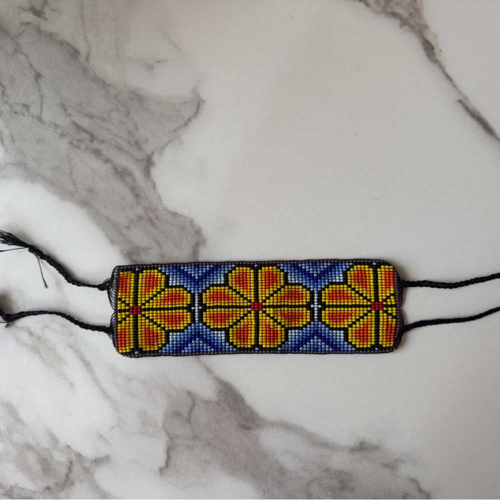 Beautiful Handmade Beaded Flower Bracelet - Yellow & Blue
